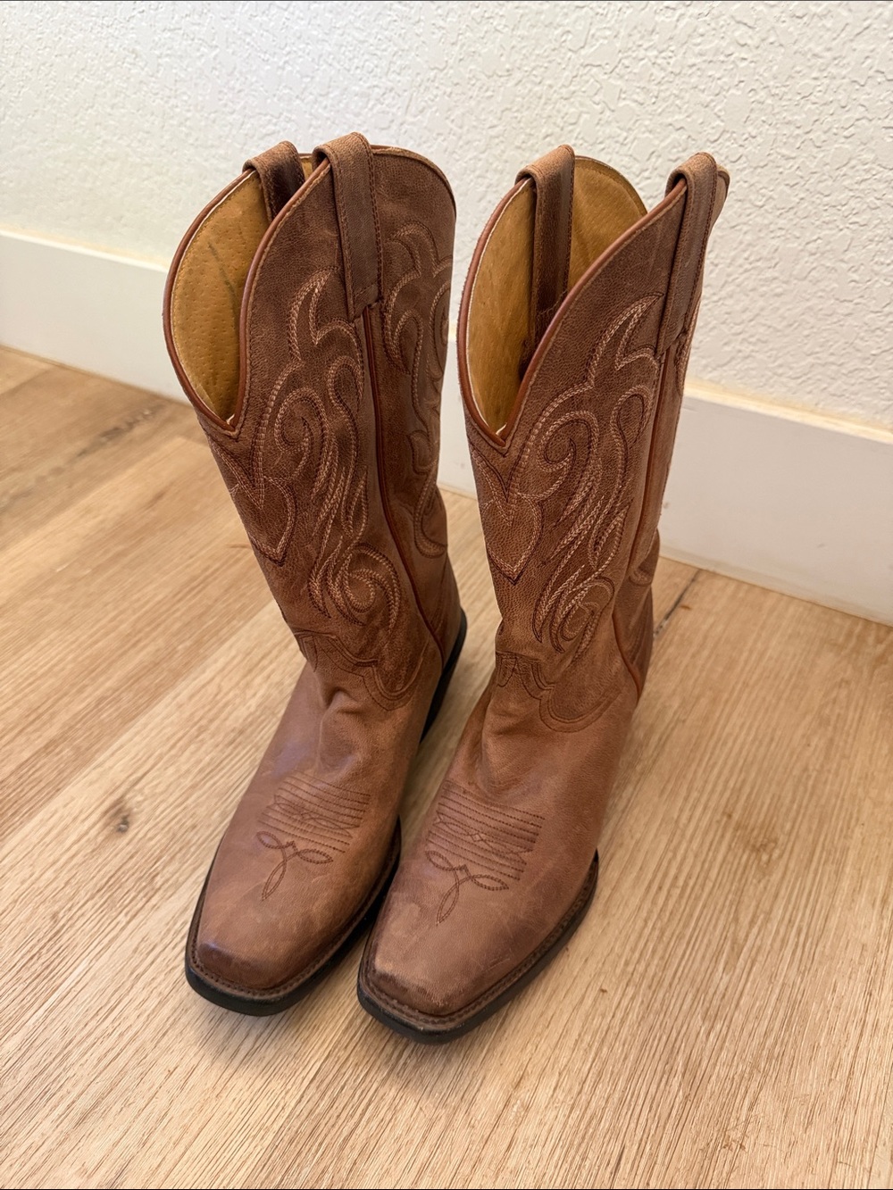 Shyanne Tan Western Embroidered Leather Cowboy Boots
